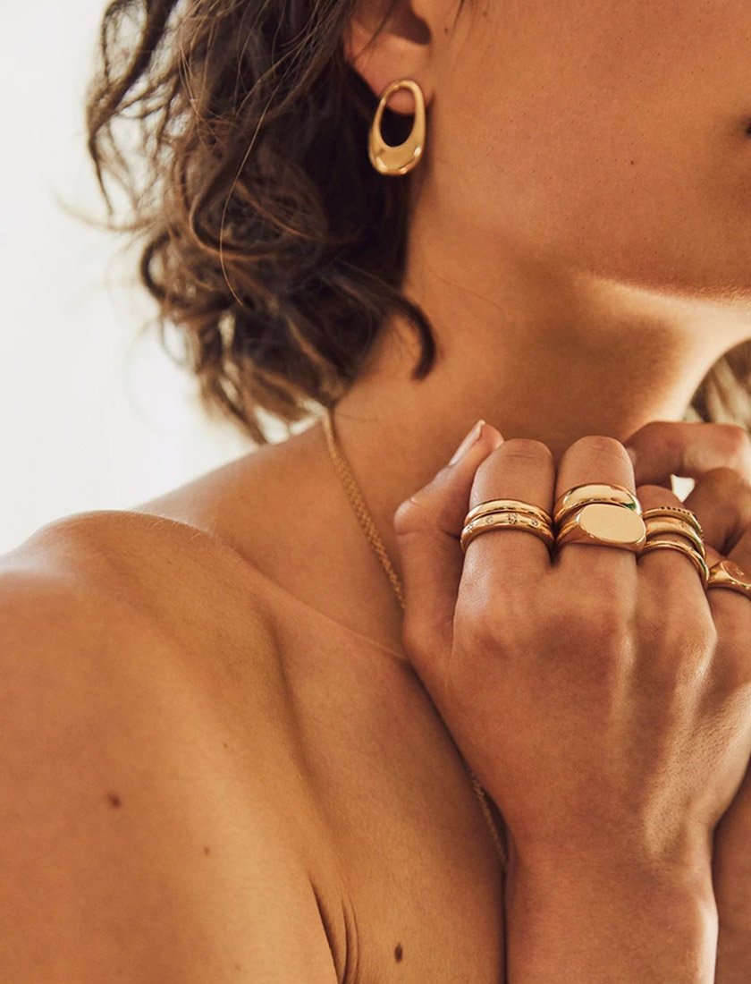 25 Minimalist Engagement Rings